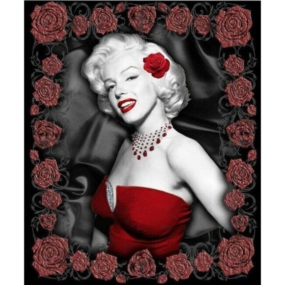 Hollwood Legebds Other - New Red Roses Marilyn Monroe Plush Fleece Throw Gift Blanket Cute Sexy Photo NIP